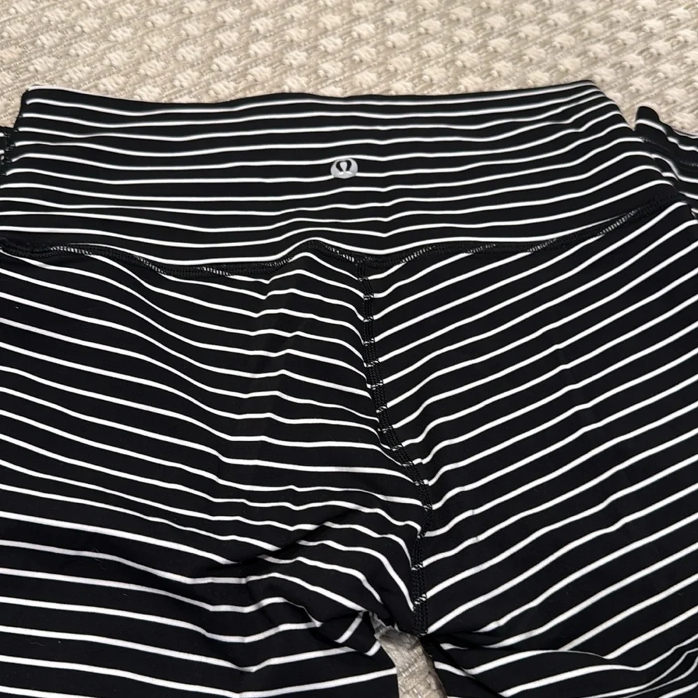 Wunder Under HR Tight Size 6 - Picture 2 of 3
